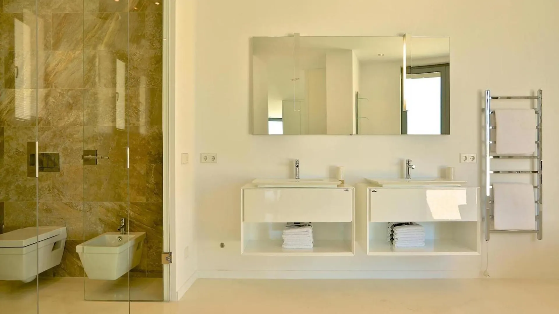 Modern Holiday Home With Vast Terracing San José